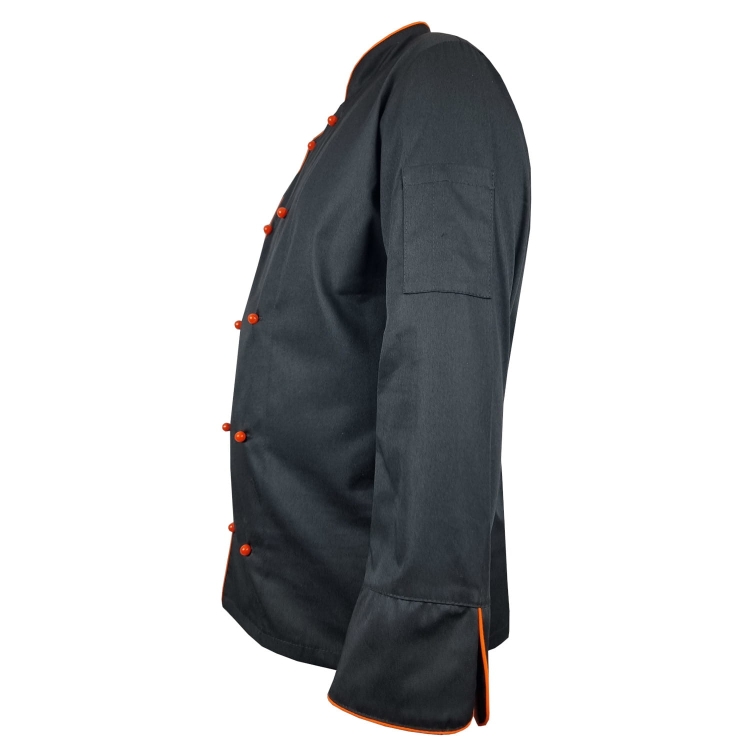 Finitura arancione della giacca da cuoco nera.