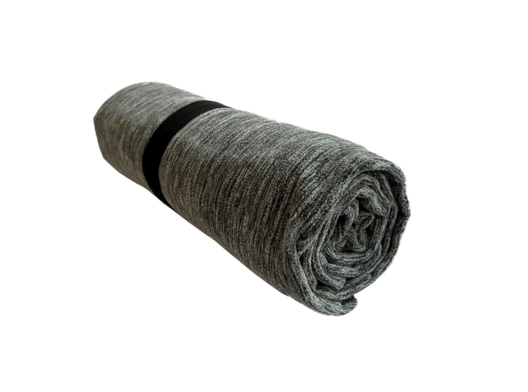 Coperta in pile grigia per ogni occasione