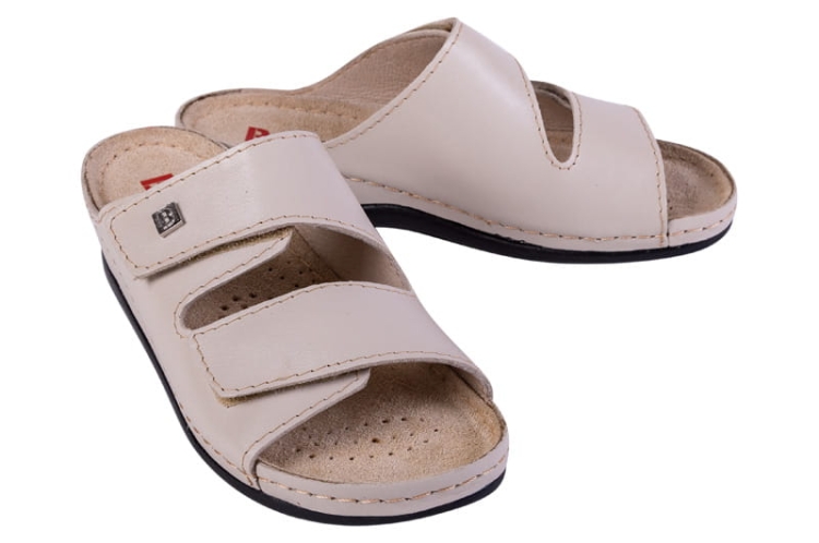 Beżowe skórzane klapki zdrowotne Anatomic