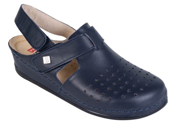 Klapki anatomiczne granatowe ze skóry z paskiem