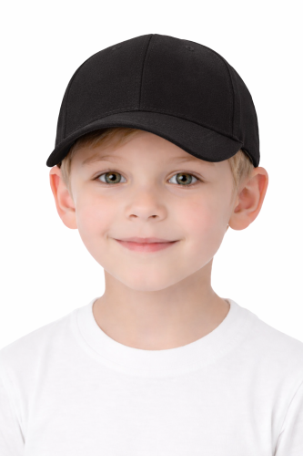 Czapka dziecięca dla chłopca i dziewczynki zapinana na rzep 290g z wywietrznikami czarna przód.png